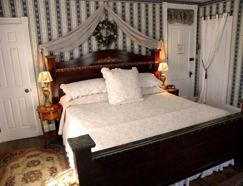 Miss Molly'S Inn Chincoteague Bagian luar foto